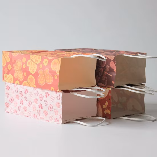 Regalo promozionale per lo shopping artistico stampato riciclato personalizzato Sacchetti di carta Kraft marrone/bianco con manico attorcigliato